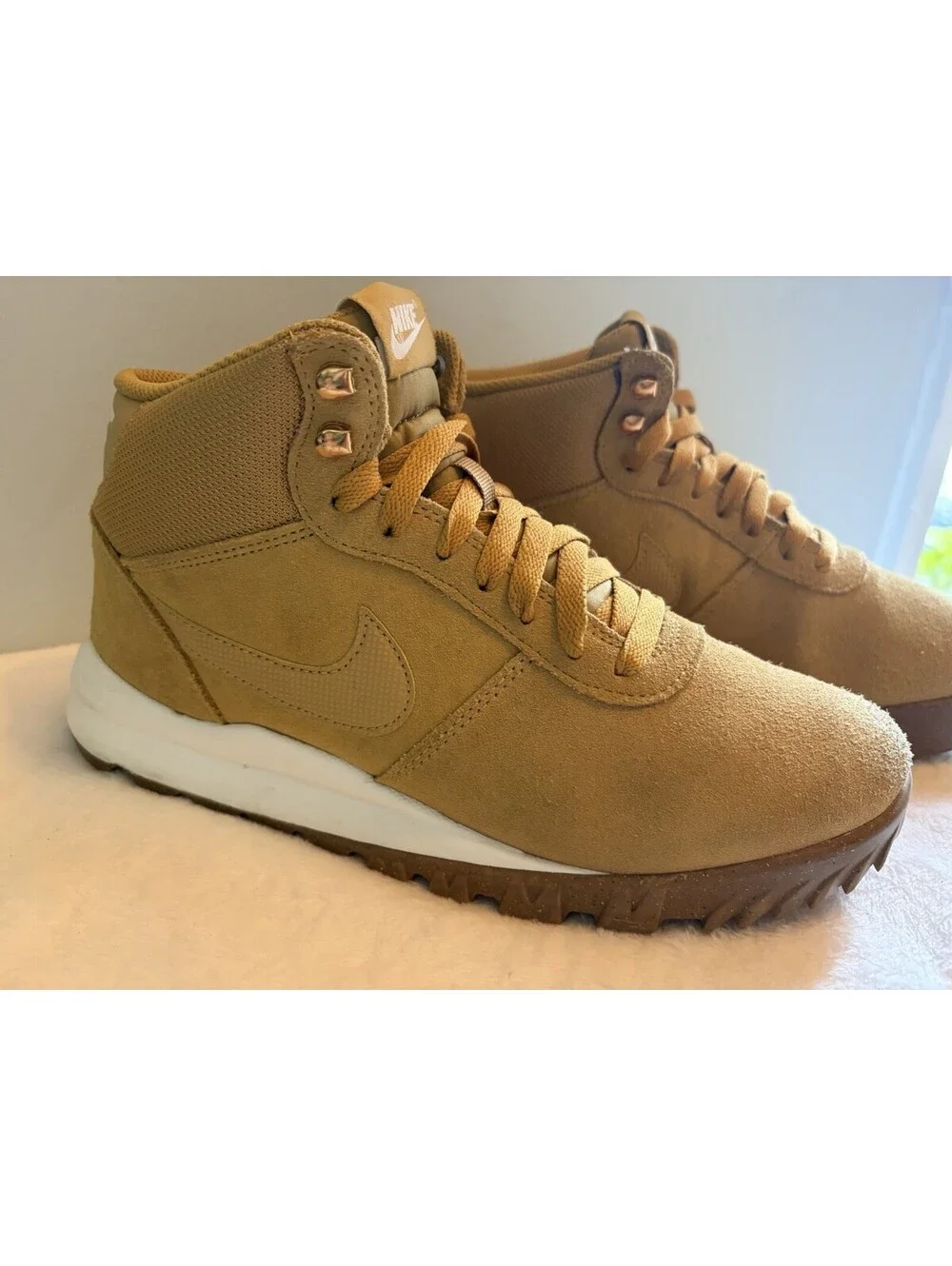 Nike Hoodland Suede Boots Wheat Golden Men's Size 8 NWOT 654888-727